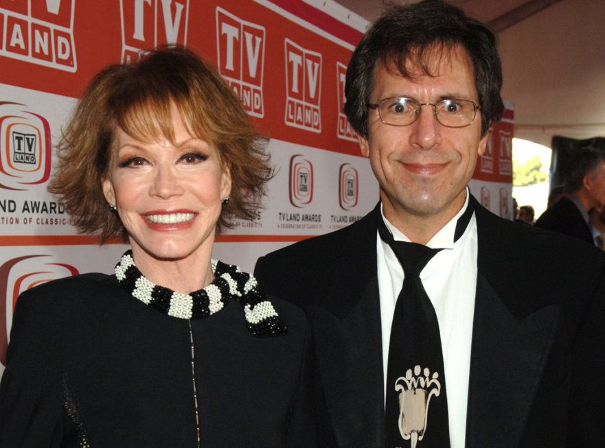 Mary Tyler Moore's Husband Speaks Out - Fame Focus